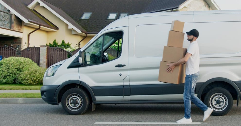 https://27089344.fs1.hubspotusercontent-eu1.net/hubfs/27089344/last-mile-carrier.jpg