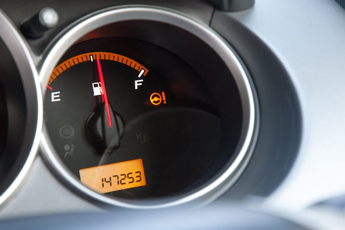 fuel-gauge-in-vehicle