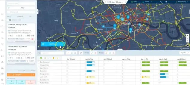 reviewing-optimized-routes-for-field-technicians-with-elogii-dashboard