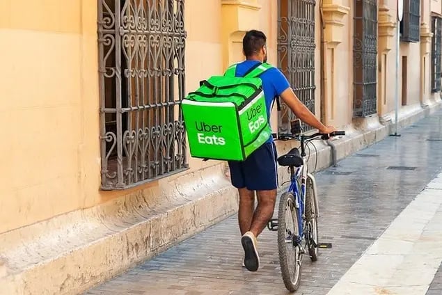 uber-eats-delivery-guy-on-bike